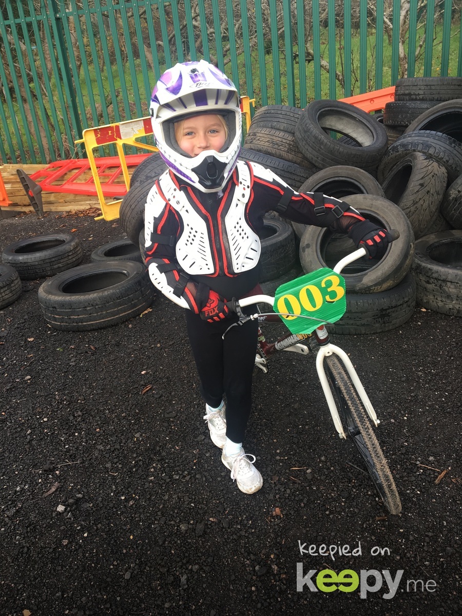 Loving her bmx try out  » Keepy.me